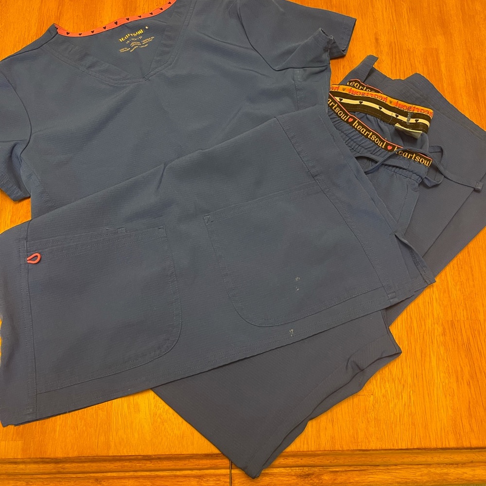 Heart soul royal scrub set